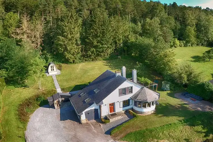 Villa Deluxe Durbuy Vakantiehuis in de Ardennen met jacuzzi en sauna
