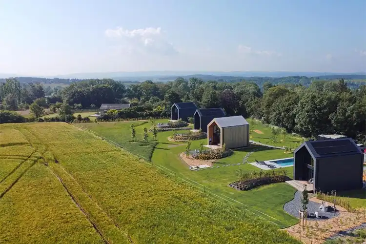 Durbuy Insolite - Wellness Escape Wellness-huisje in de Ardennen met zwembad, sauna, en hottub